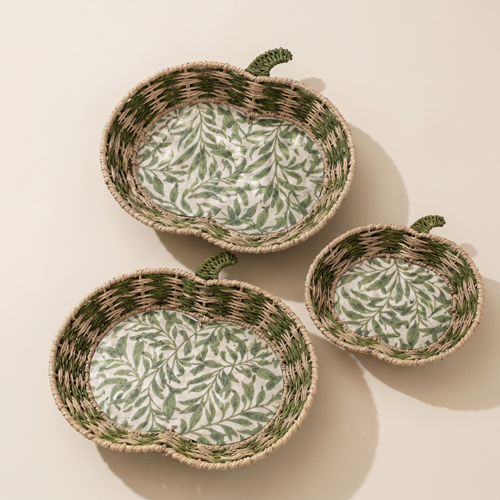 Green Leaf Apple Woven Tray