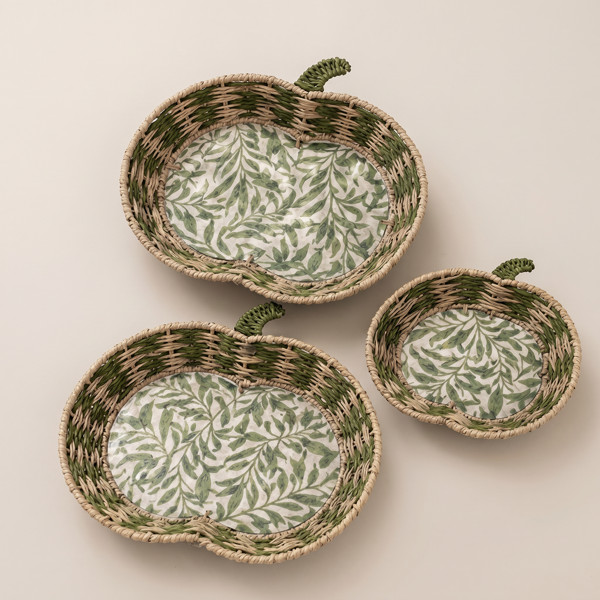 Green Leaf Apple Woven Tray